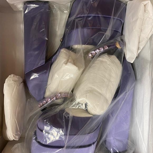 Versace Aevitas lilac color 38EU - Picture 4 of 4